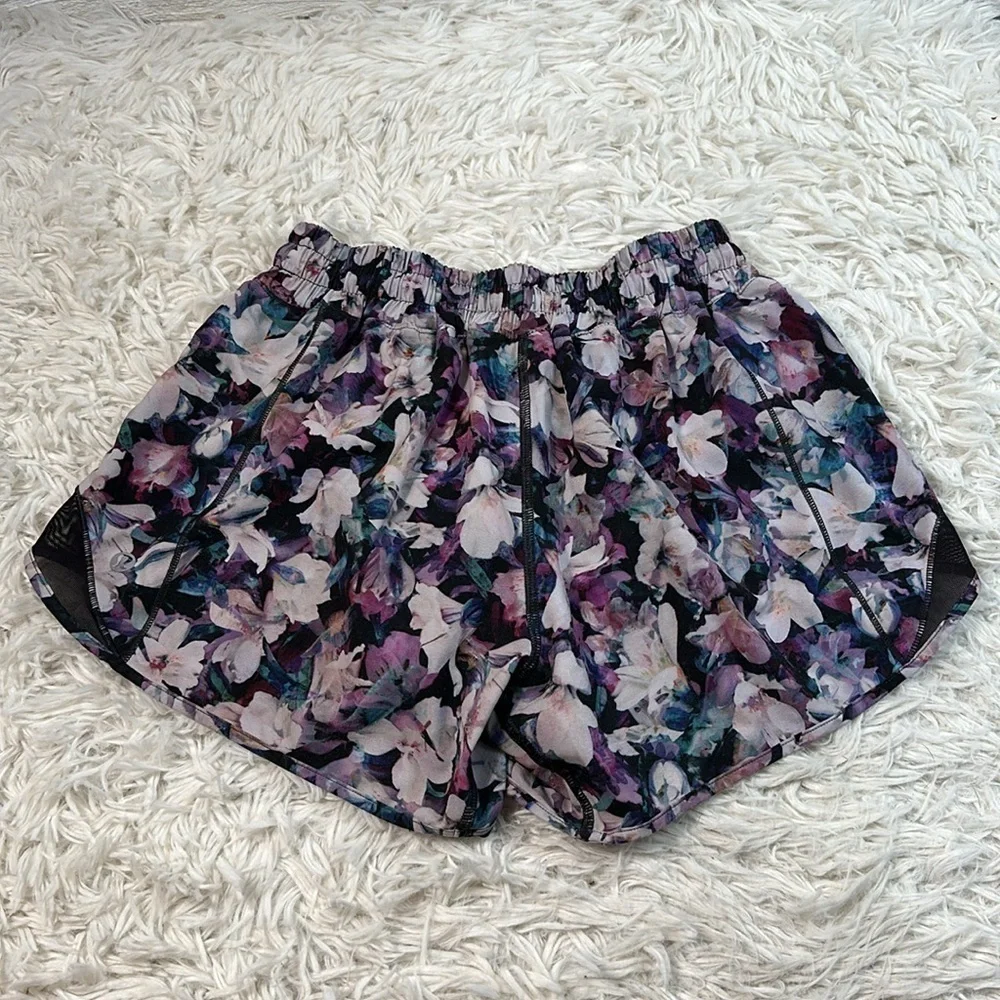 Lululemon Hotty Hot Short II *2.5
